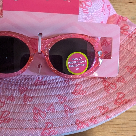 Kids Sunglasses & Hat Setb - Picture 3 of 3